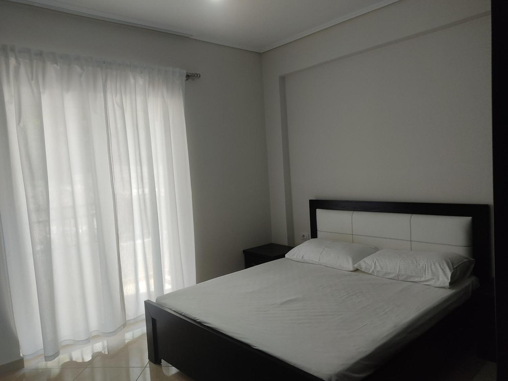 Lukova Center Apartments Bagian luar foto