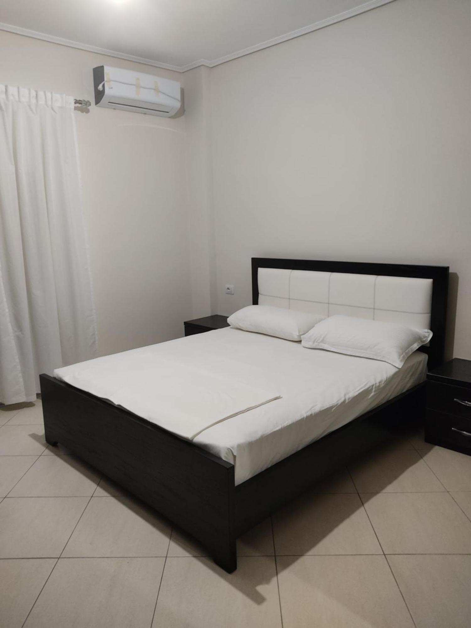 Lukova Center Apartments Bagian luar foto