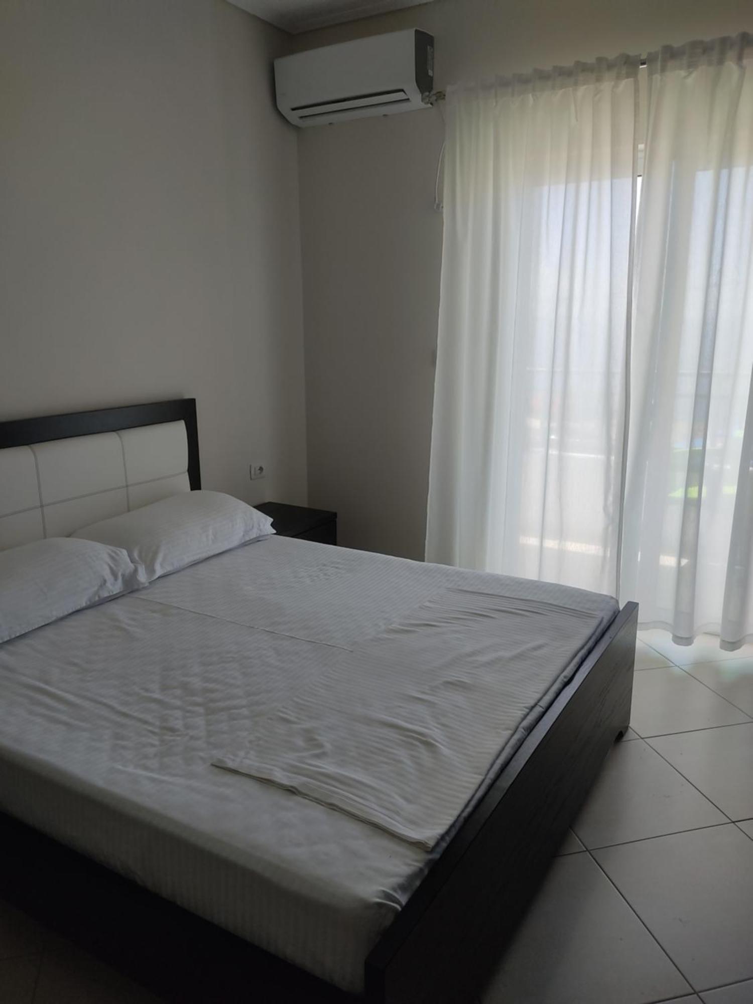 Lukova Center Apartments Bagian luar foto