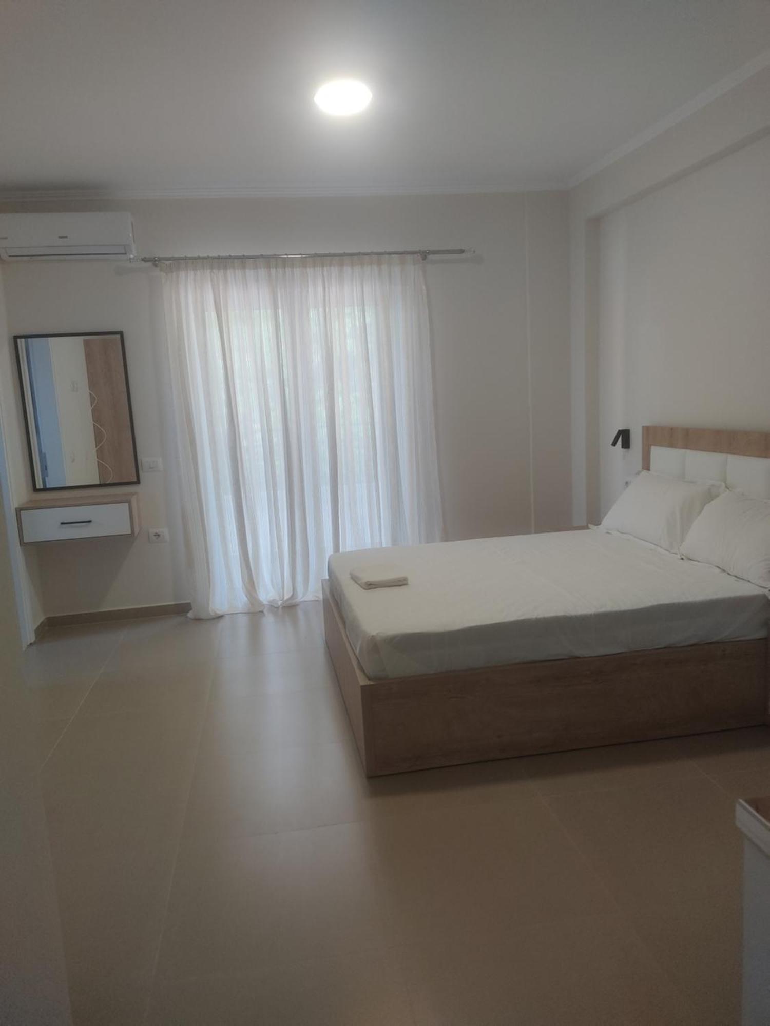 Lukova Center Apartments Bagian luar foto