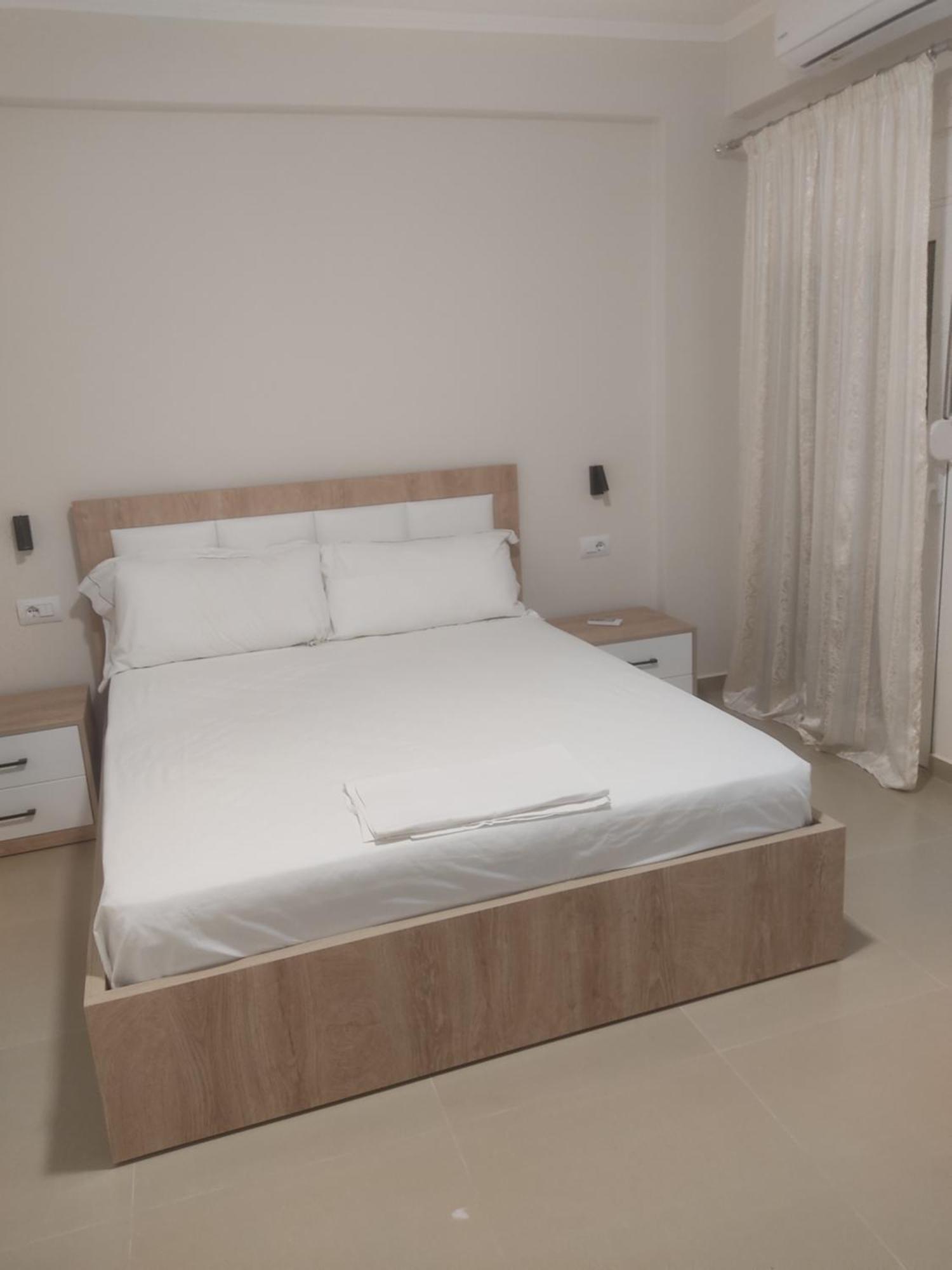 Lukova Center Apartments Bagian luar foto