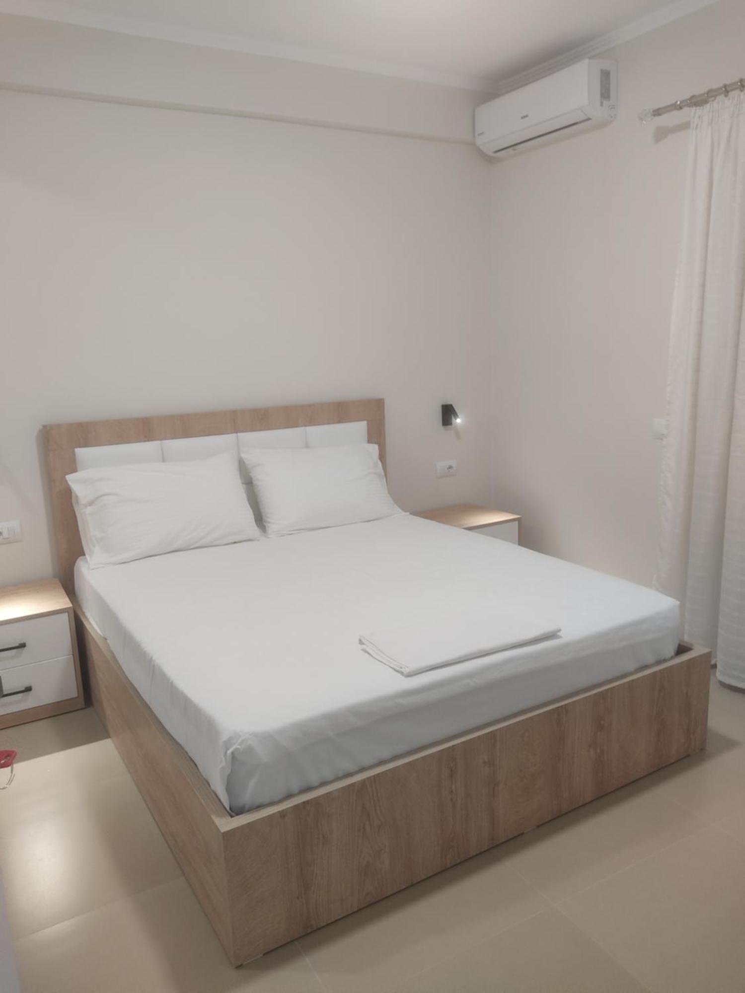 Lukova Center Apartments Bagian luar foto