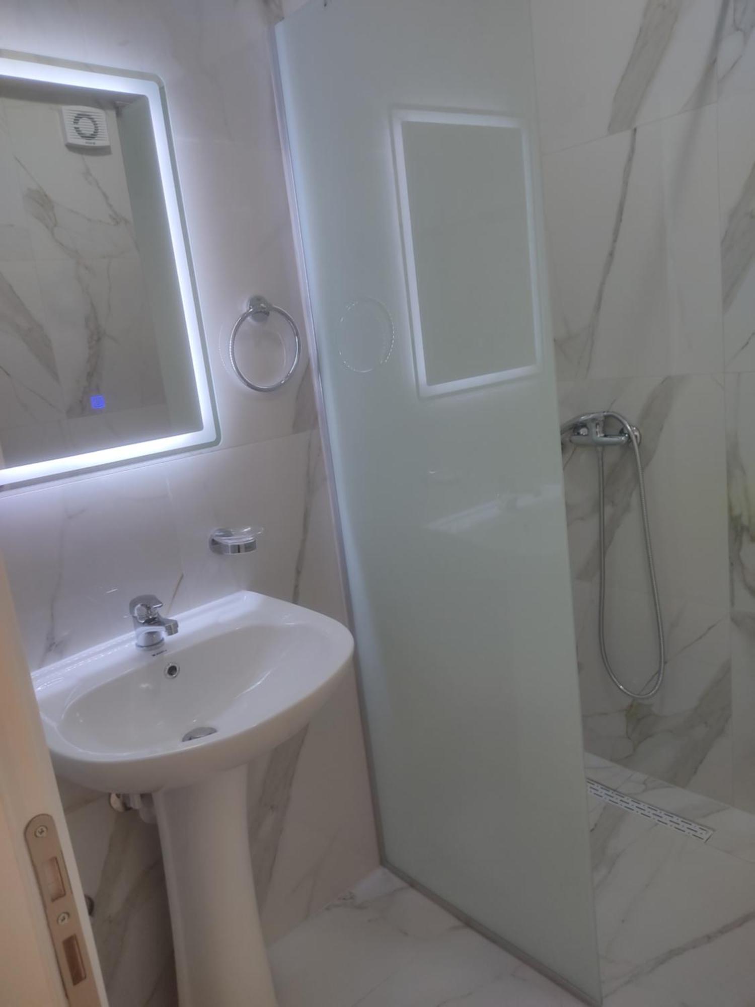 Lukova Center Apartments Bagian luar foto