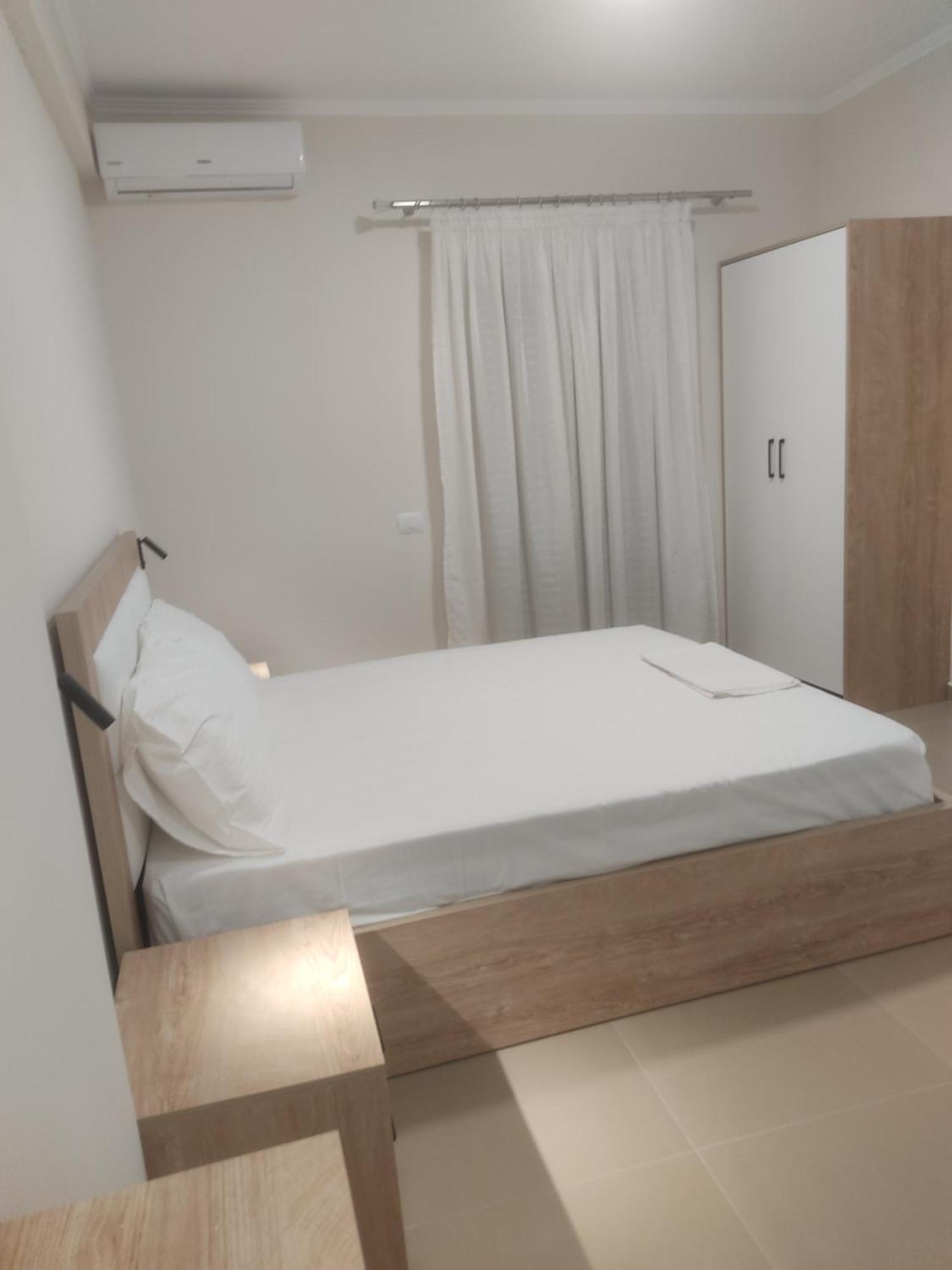 Lukova Center Apartments Bagian luar foto